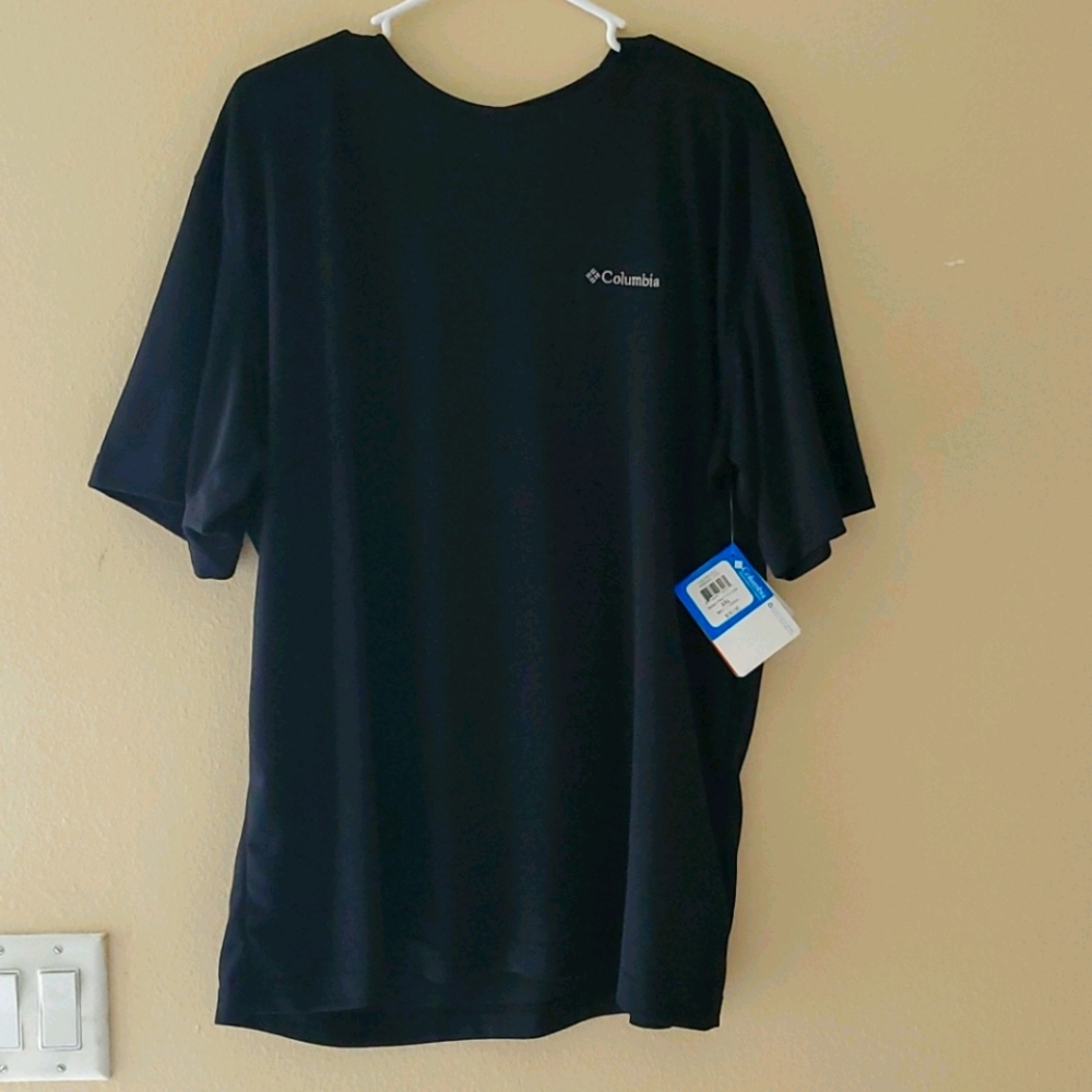 Columbia Black Short Sleeved Shirt